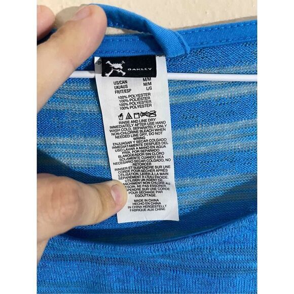 Oakley Womens Top 3/4 sleeve Medium Blue - Picture 2 of 6